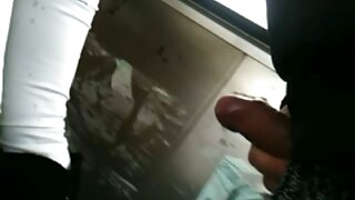 جنا لباس آوریل خود را در می آورد و به فیلم رقص برهنه الاغ آبدار خود می زند