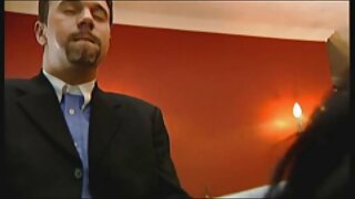 نوجوان کون رقص Bdsm مورد ضرب و شتم قرار می گیرد